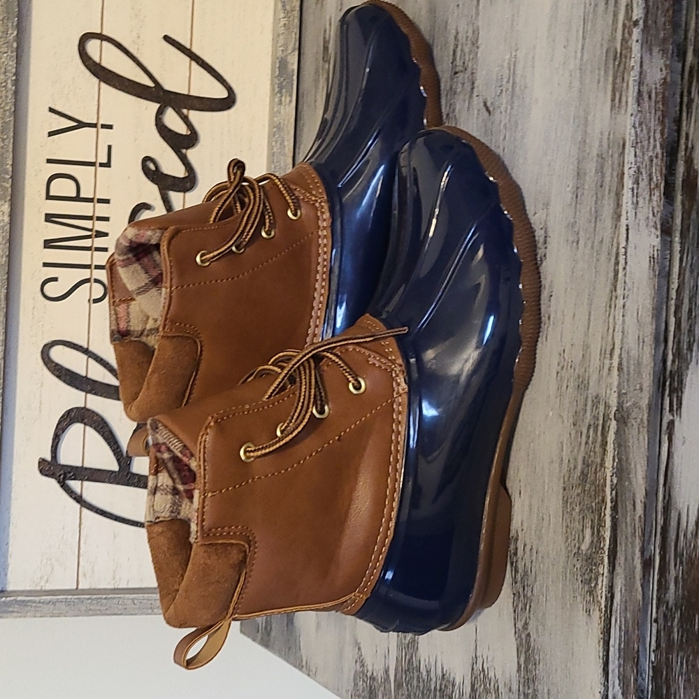 Water Proof Duck Style Boots. Size 9. Jessica Carlyle Brand